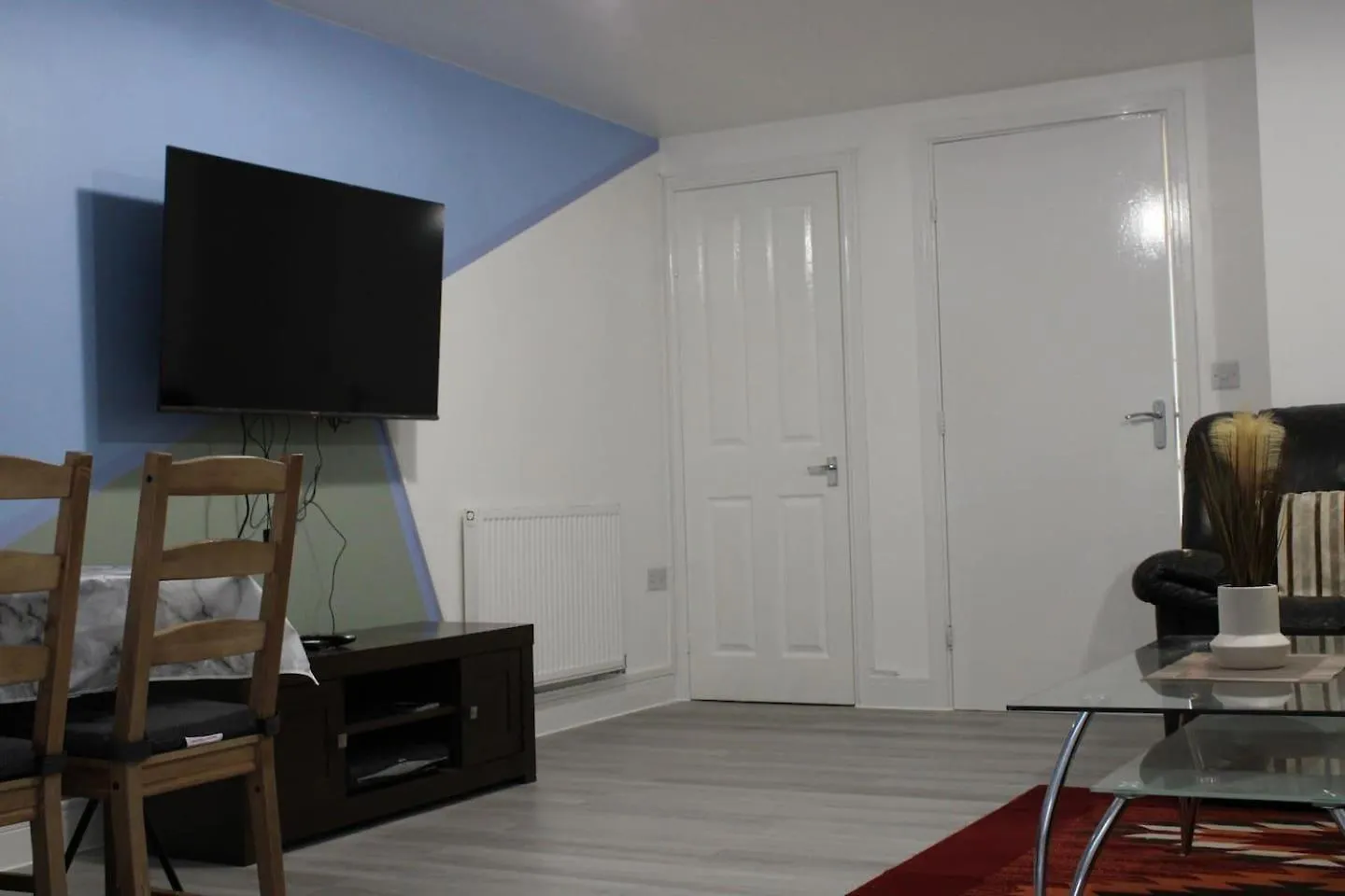 Stunning 2-Bed Ground Floor Apartment In 罗姆福特 英国