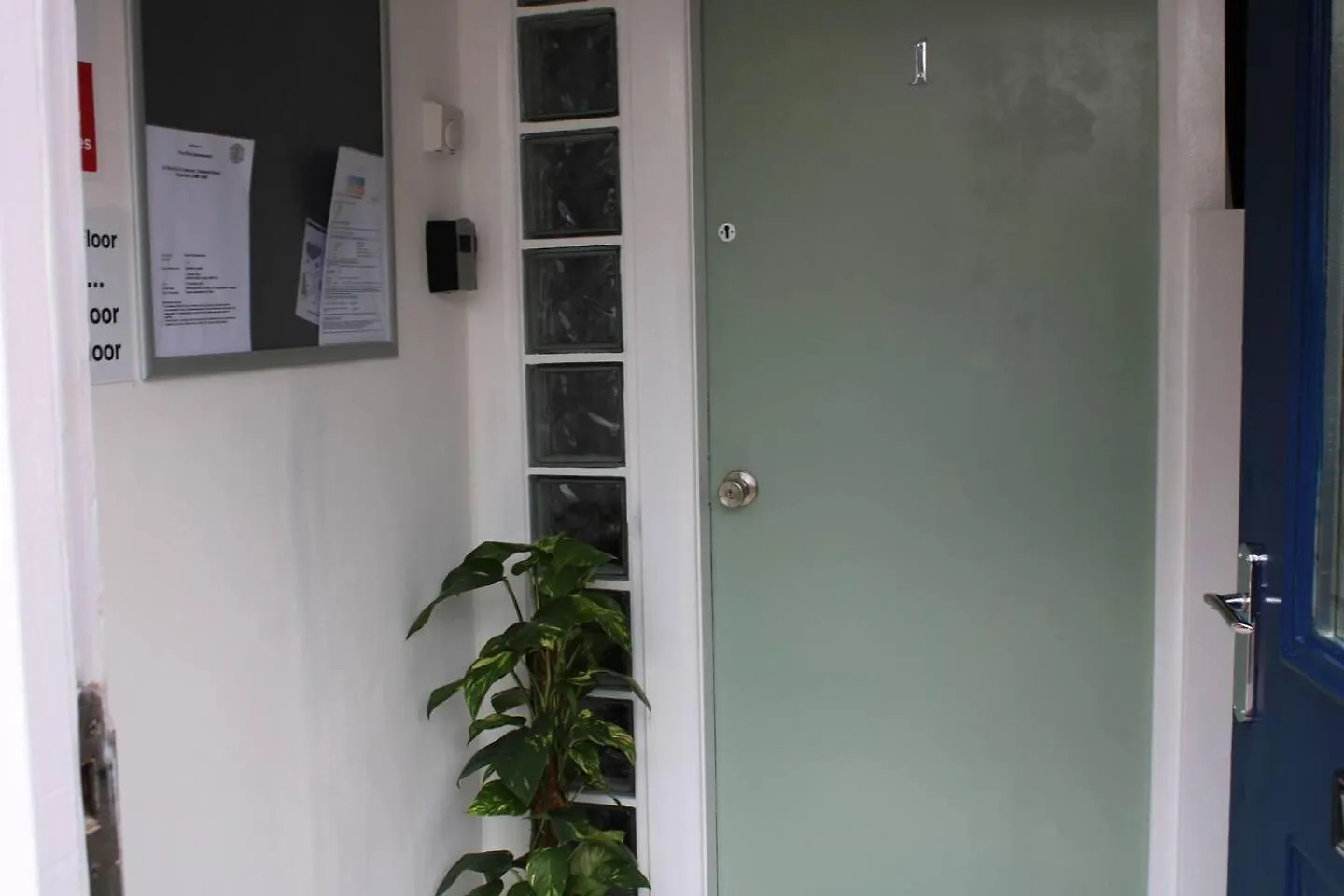 Stunning 2-Bed Ground Floor Apartment In 罗姆福特 英国