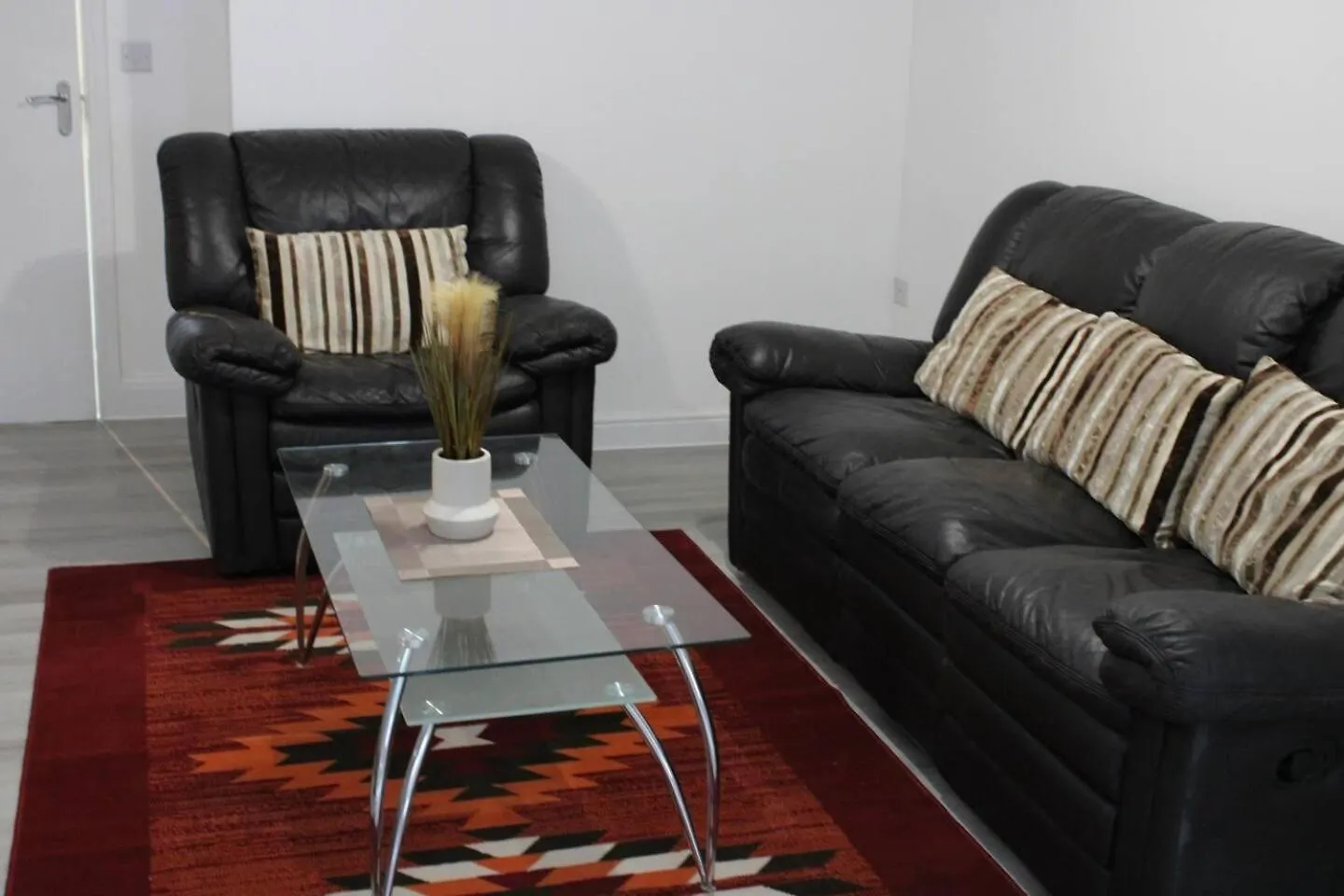 Stunning 2-Bed Ground Floor Apartment In 罗姆福特