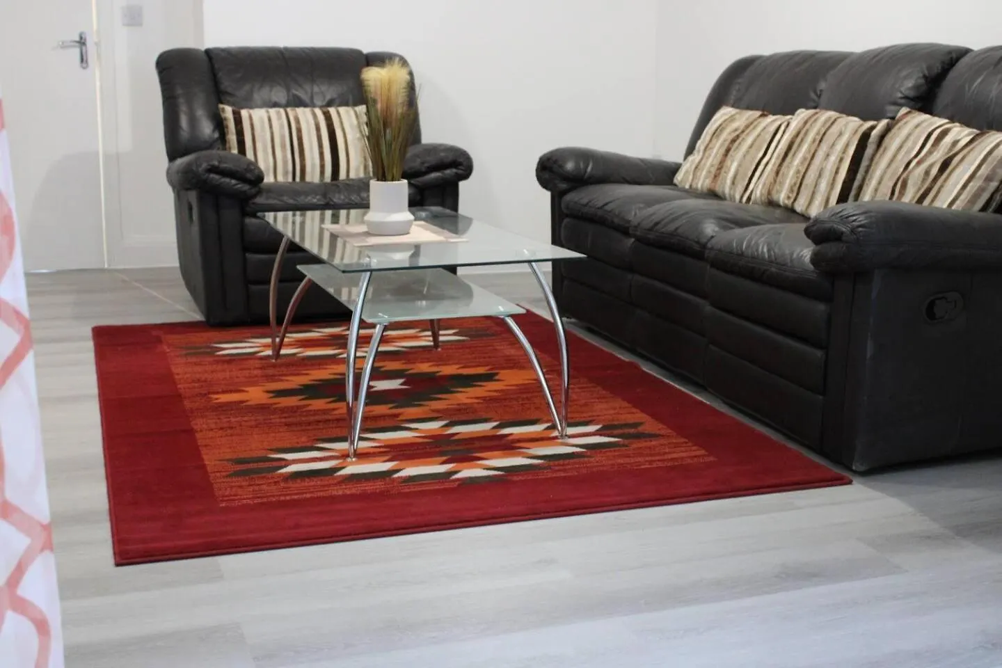 Stunning 2-Bed Ground Floor Apartment In 罗姆福特